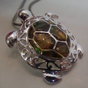 Unusual Eye Catching Silvertone & Abalone Sea Turtle Necklace W Snake Chain